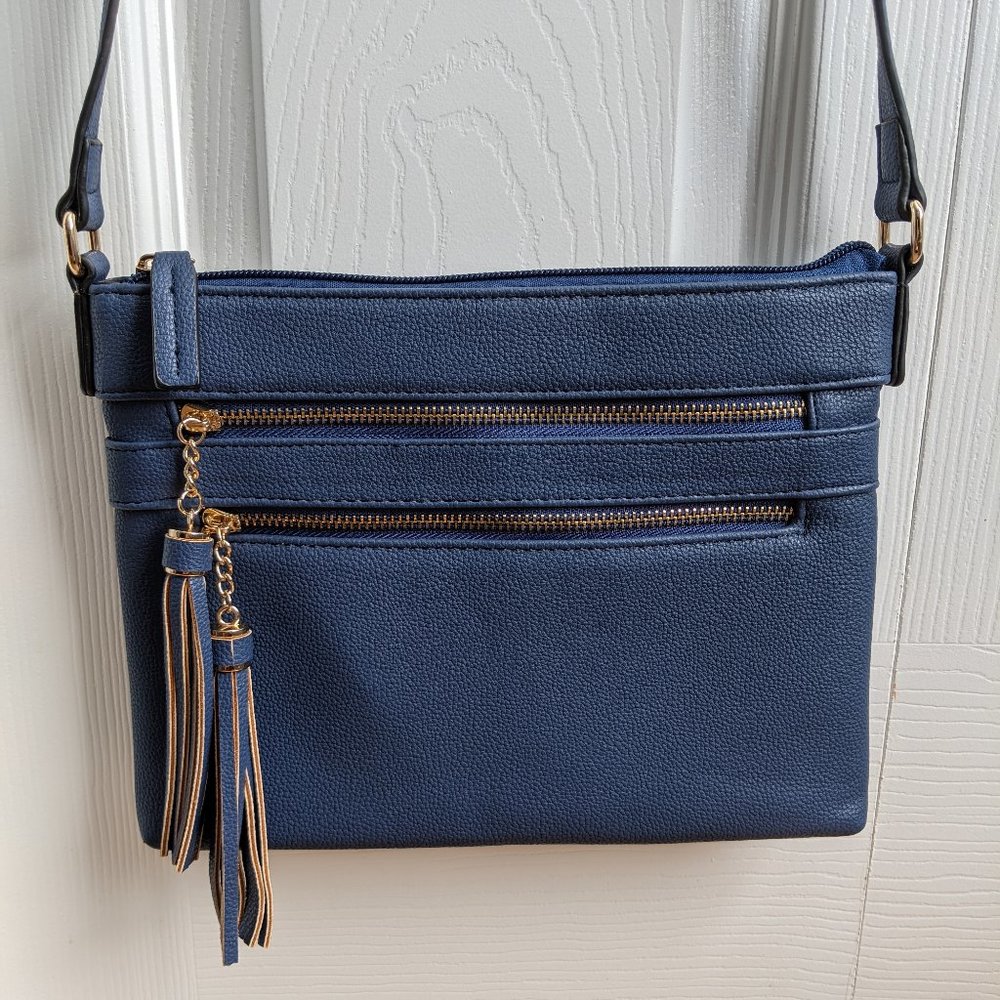 Like-new navy blue crossbody purse bag